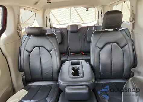 2017 Chrysler Pacifica Touring L z USA, uszkodzony, nr VIN 2C4RC1BG6HR571427